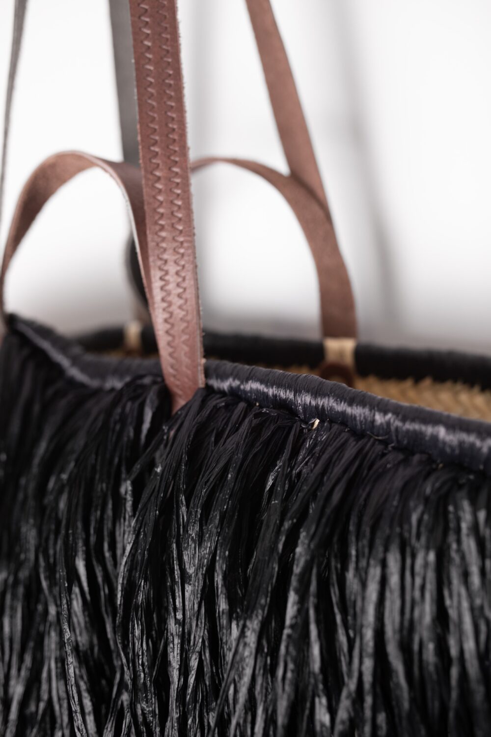 Tote Straw shoulder bag black with leather handles - Image 5