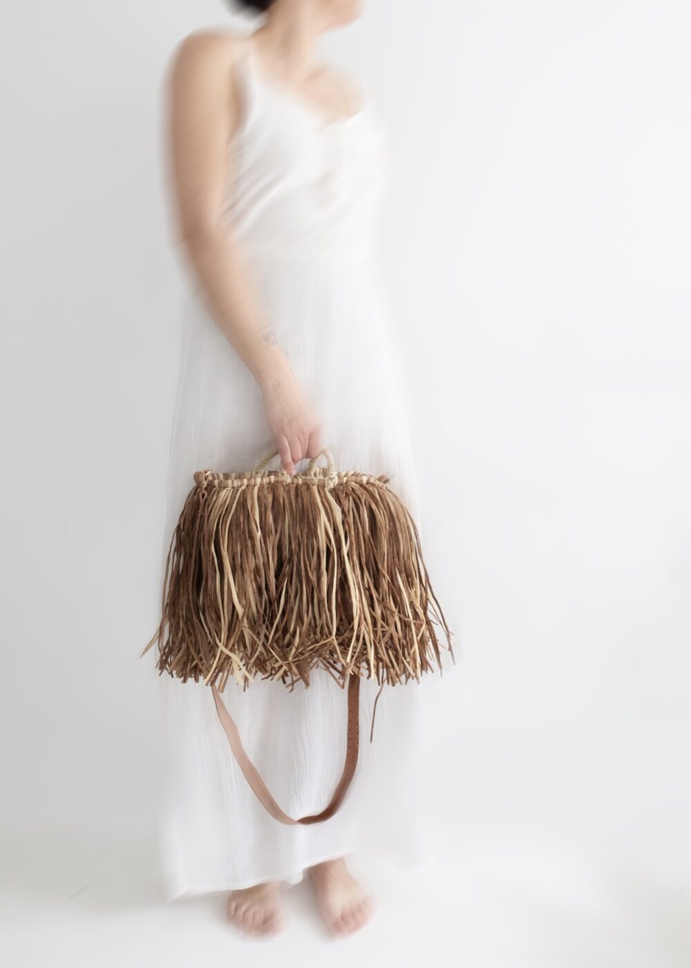 Petit straw bag multi beige with leather handles - Image 10