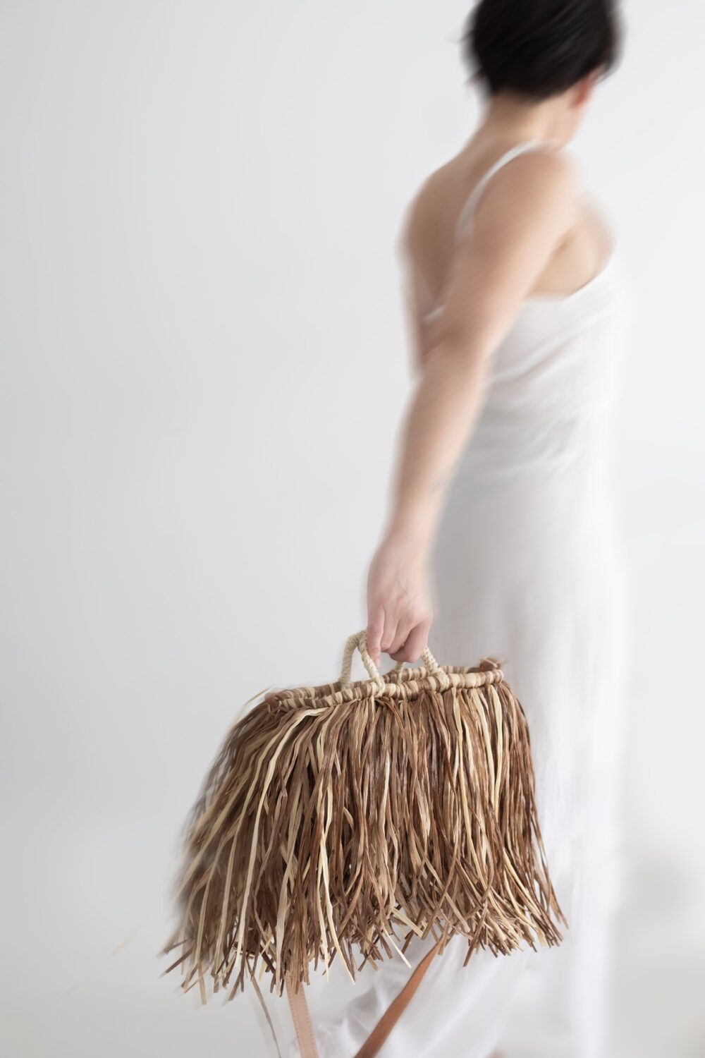 Petit straw bag multi beige with leather handles - Image 9