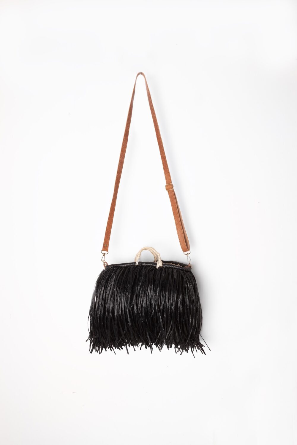 Petit straw bag black with leather handles