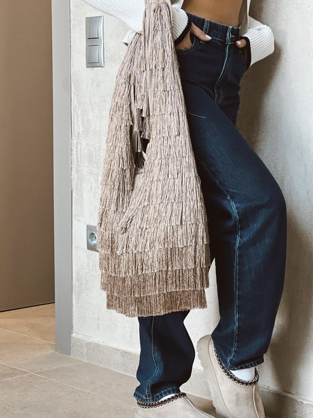 Beige bag fully covered with fringes - Image 3