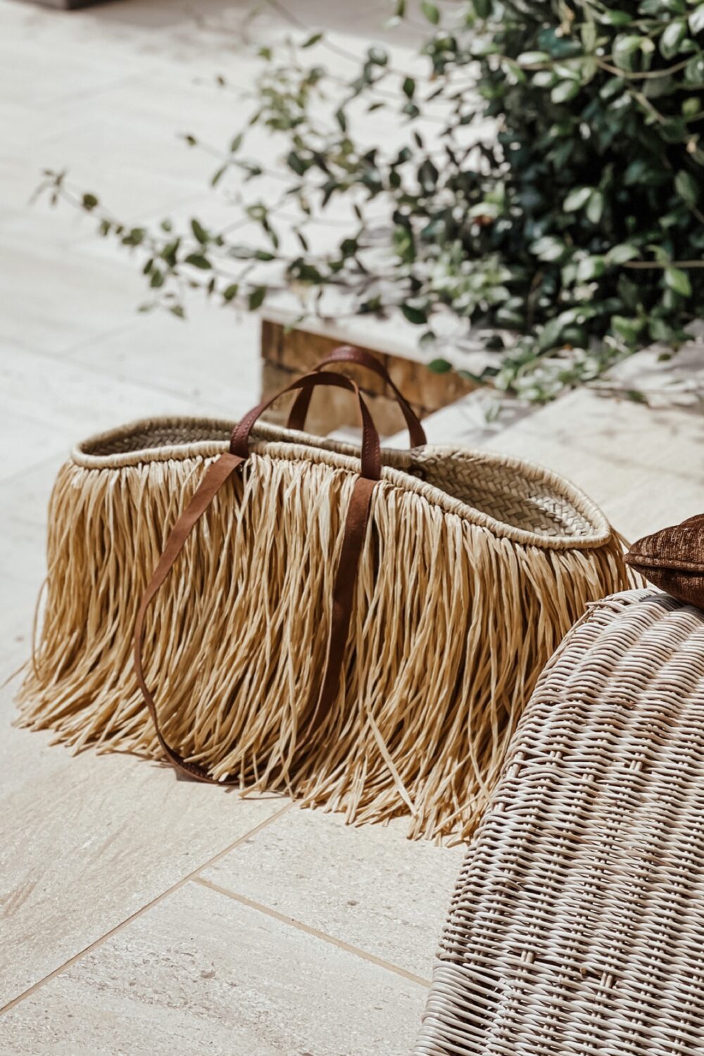 Grand Straw shoulder bag beige with leather handles