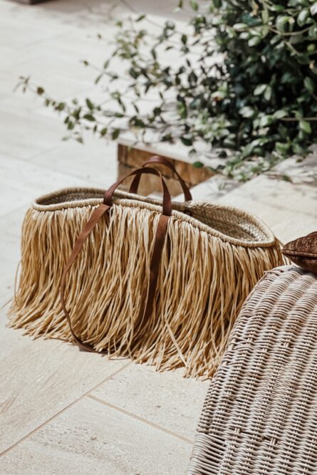 Grand Straw shoulder bag beige with leather handles