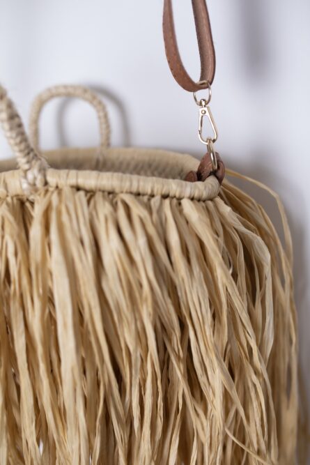 Petit straw bag beige with leather handles