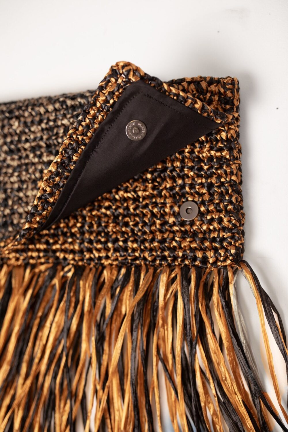 Crochet Clutch bag Bronze Black - Image 2