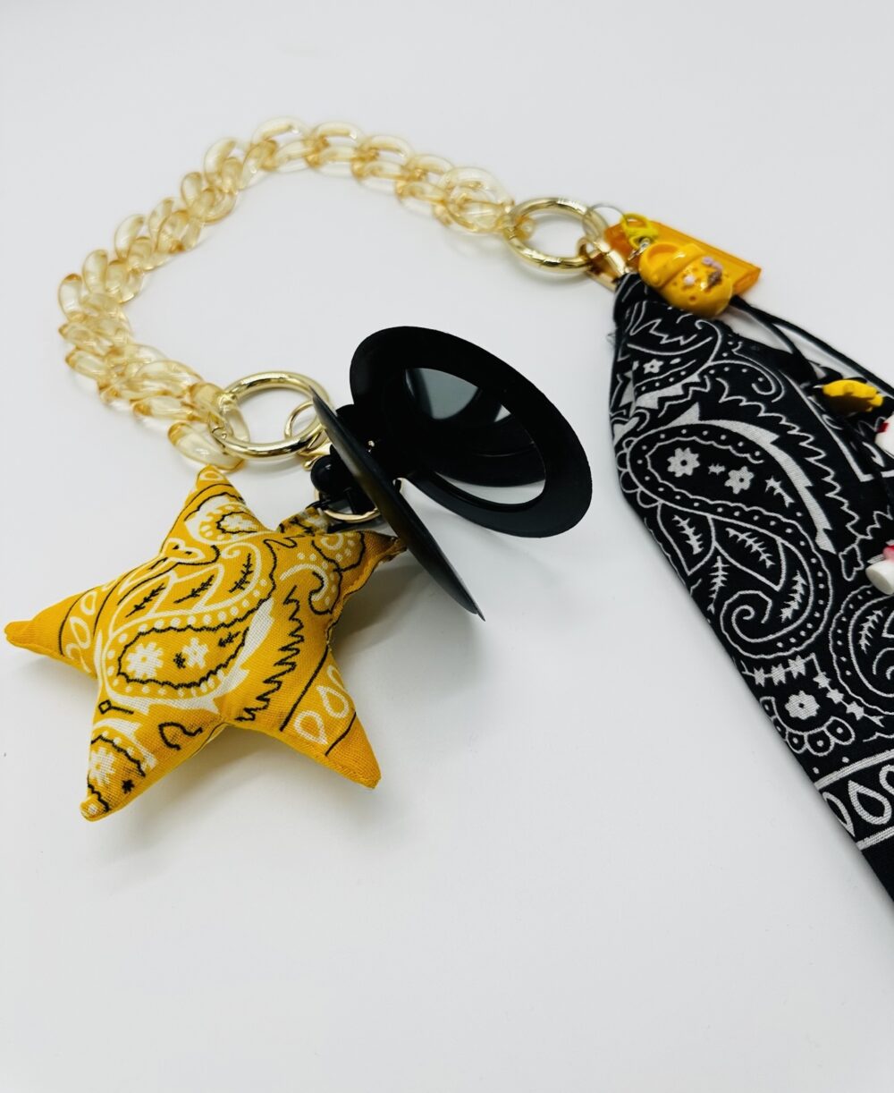 Bandana Yellow Charm - Image 2